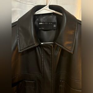 ASOS DESIGN oversized faux leather shacket in black - Size 10